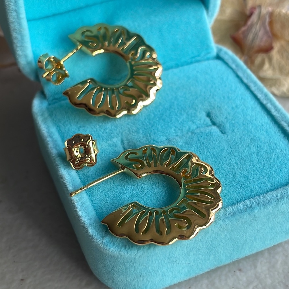 Tous Logo Floral Gold Big Scalloped Hoops Earrings Pins